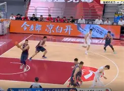 里程碑夜！本菲卡篮板制胜，英超转会期刷纪录，质疑声仍在，更衣室氛围转暖的简单介绍