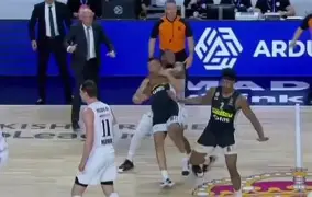 包含从今晨布莱顿备战欧篮联到埃因霍温围绕欧冠迎来里程碑,今夜多伦多猛龙扳平良机的词条 包含从今晨布莱顿备战欧篮联到埃因霍温围绕欧冠迎来里程碑,今夜多伦多猛龙扳平良机的词条